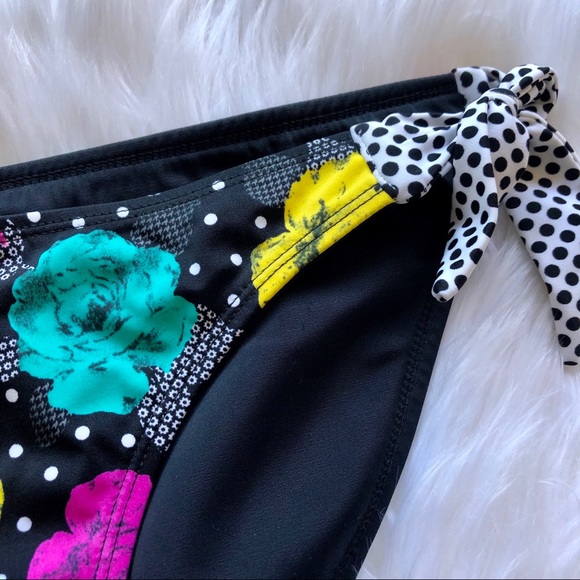 🟡 2/$15 XHILERATION Reversible Bikini bottom - Picture 2 of 5